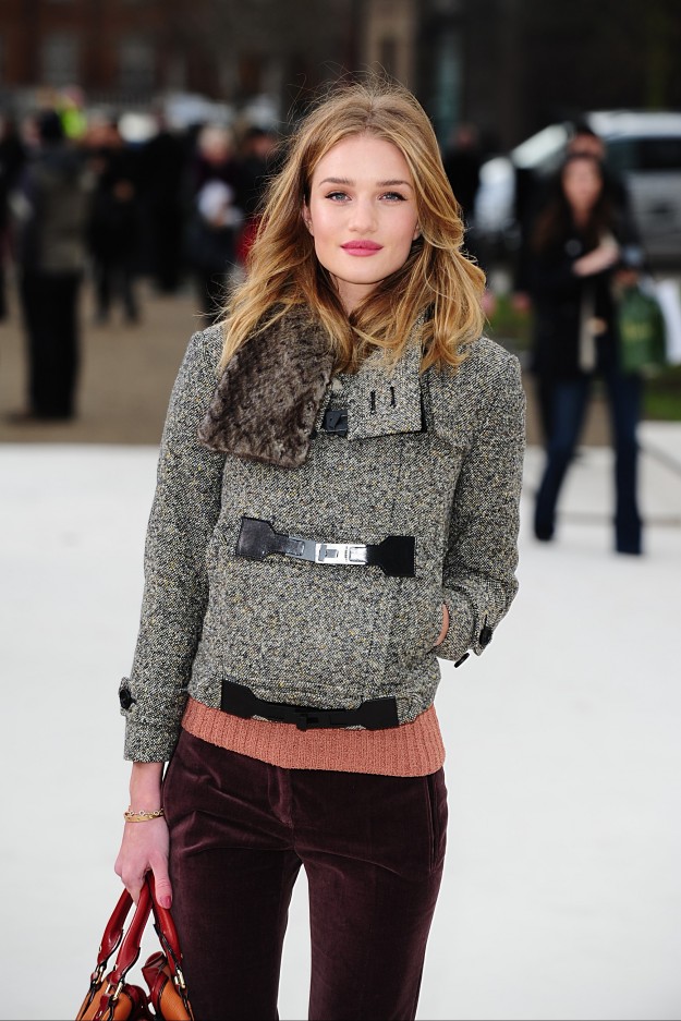 Rosie Huntington-Whiteley At Burberry | Canadian Beauty