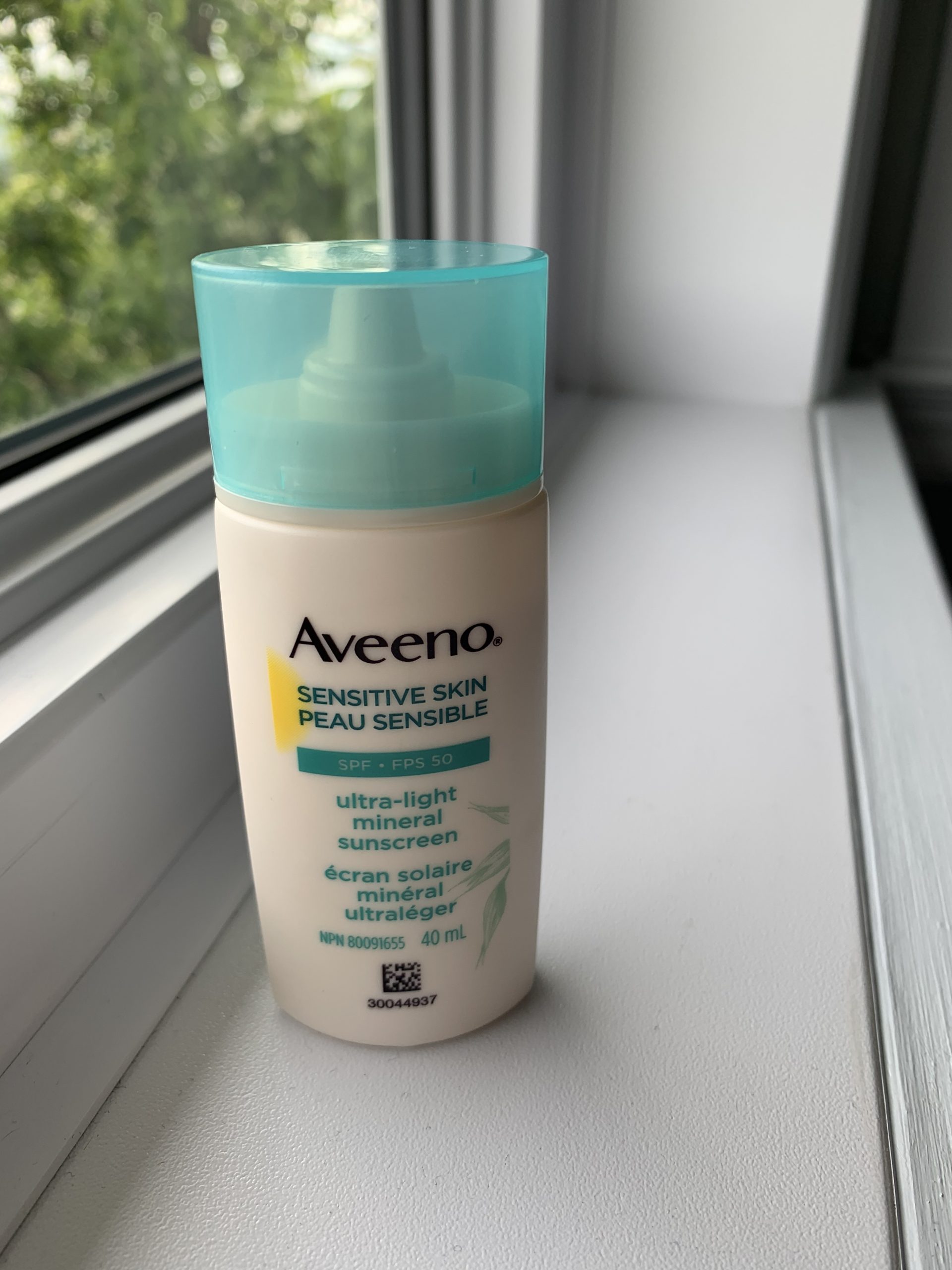Aveeno Sensitive Skin Ultra Light Mineral Face Sunscreen spf 50 Review ...